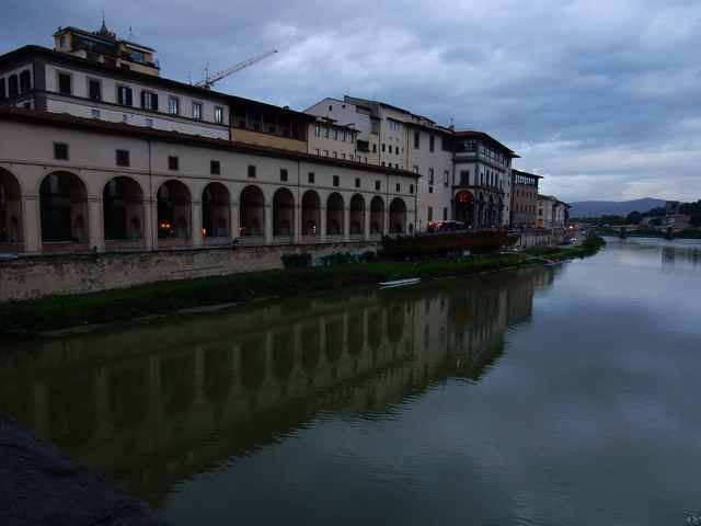 Florenz Arno + Vasarikorridor